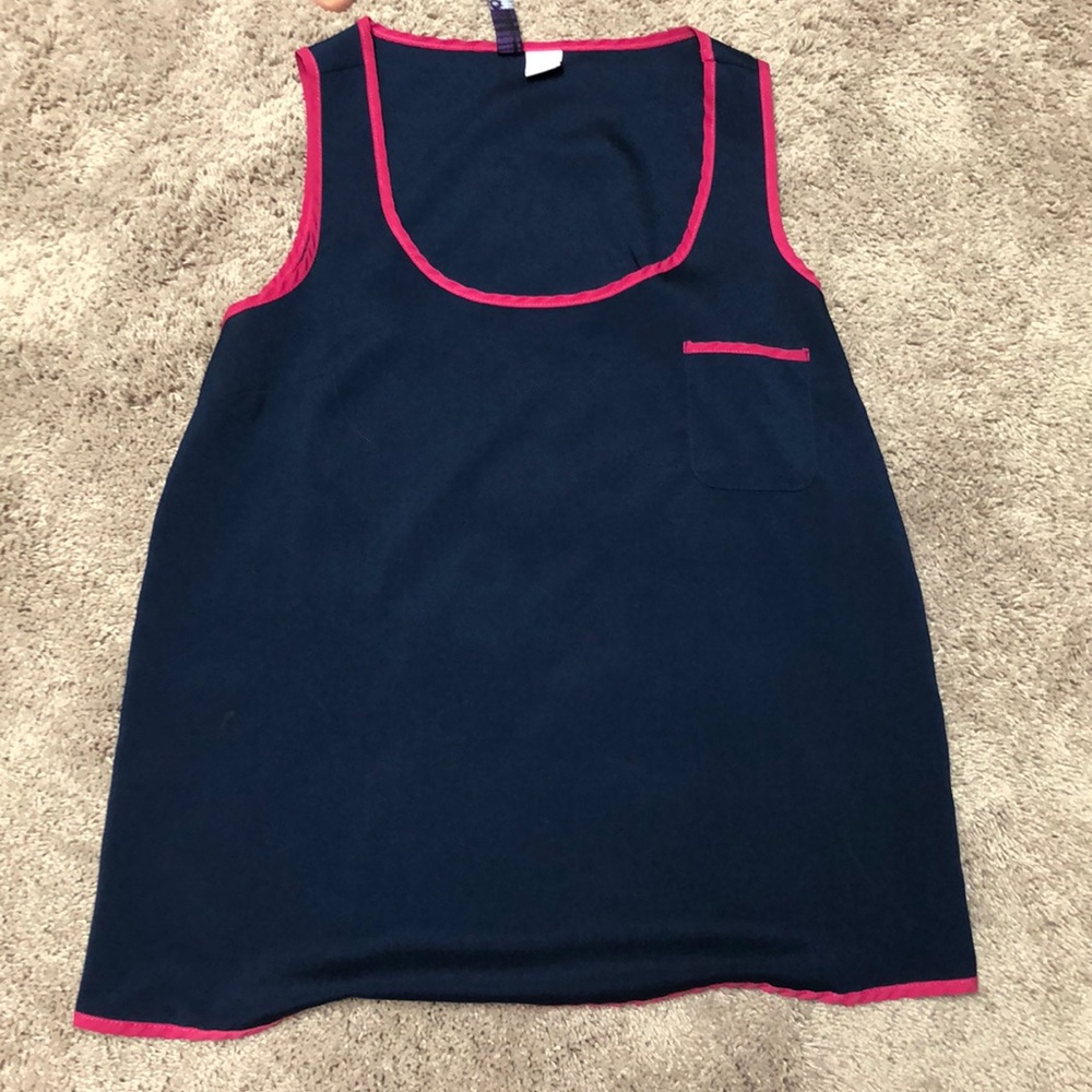 Flowy tank top in perfect condition